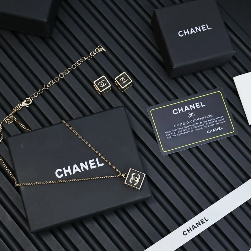 Chanel Necklaces Flexible 229440