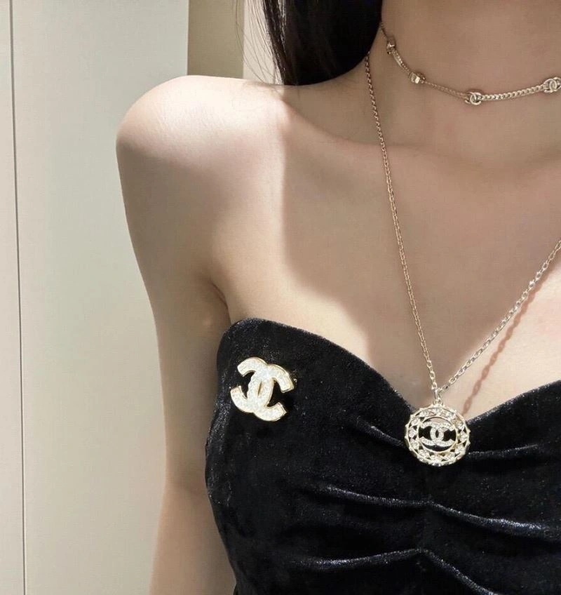 Bold Chanel Necklaces 229417