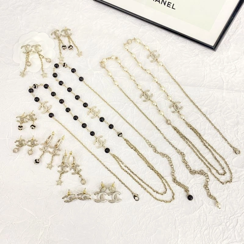Fashionable Chanel Necklaces 229404