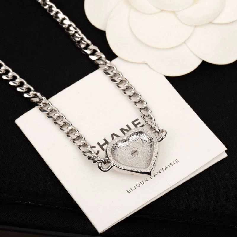 Chanel Necklaces Practical 229371