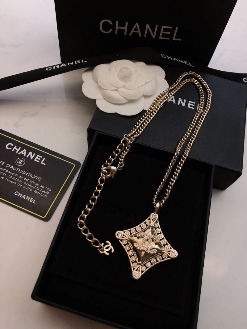 Chanel Necklaces EyeCatching 229384