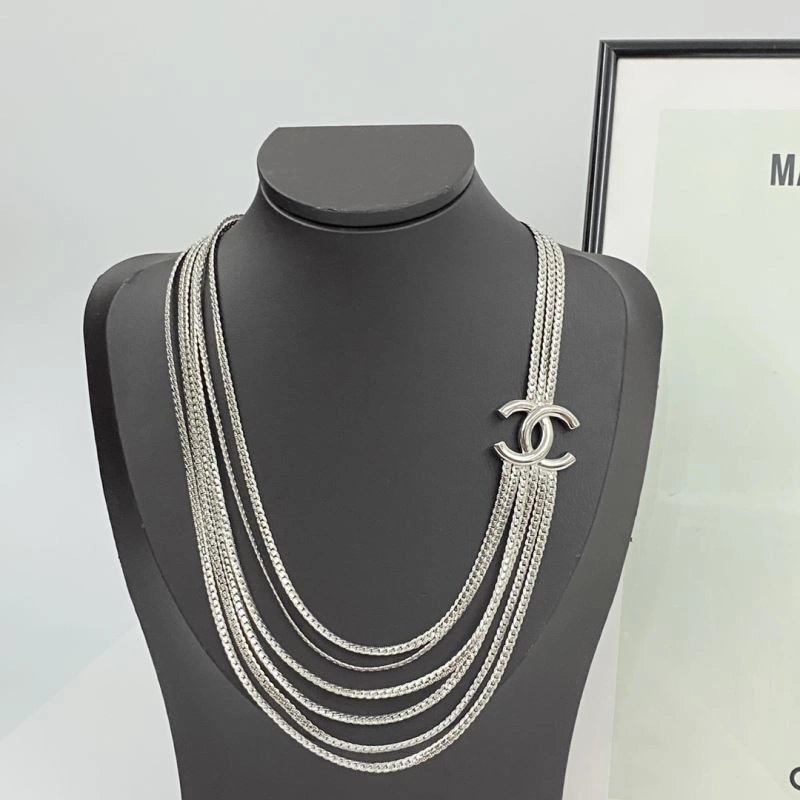 Snug Chanel Necklaces 228632