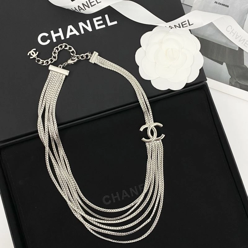 Snug Chanel Necklaces 228632