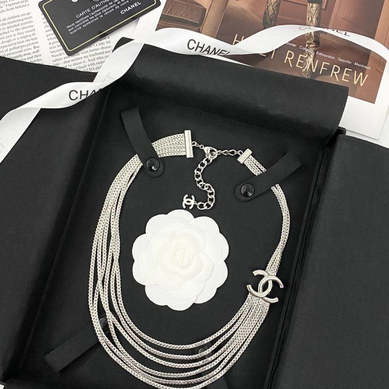 Snug Chanel Necklaces 228632