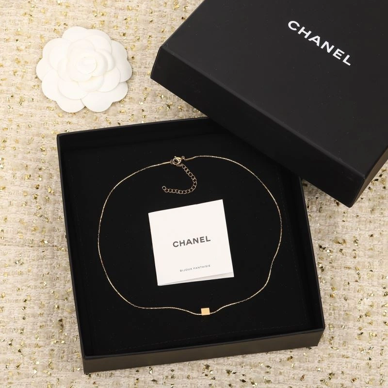 Chanel Necklaces Neat 228672