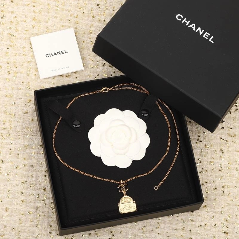 Chanel Necklaces Sporty 228630