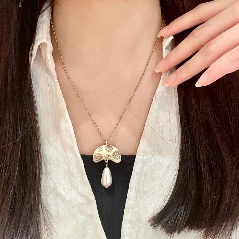 ComfortFit Chanel Necklaces 228611