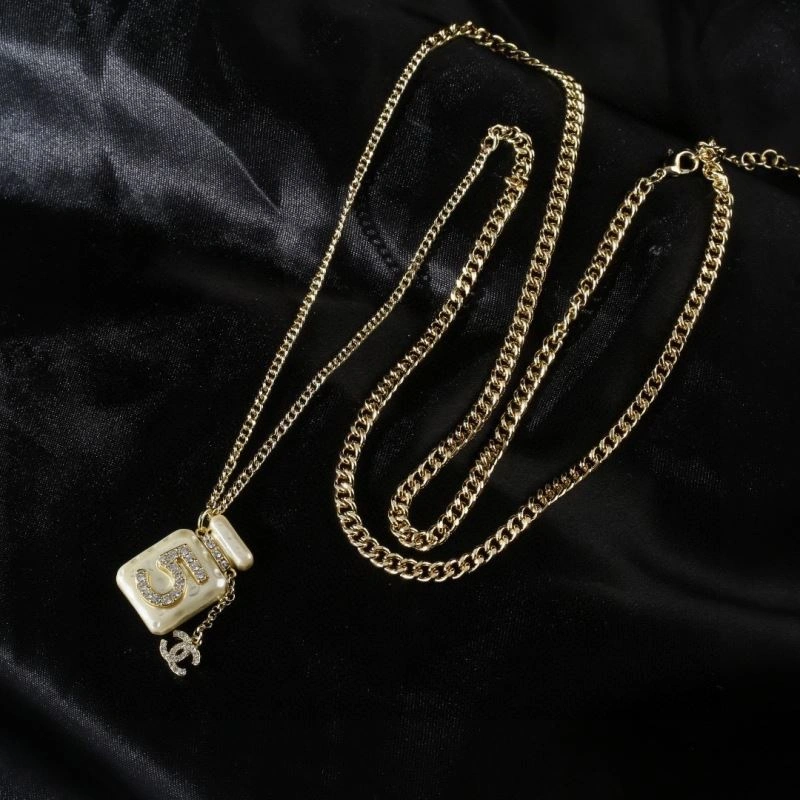 Stylish Chanel Necklaces 228605