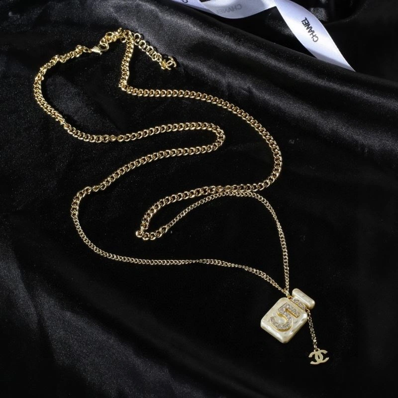 Stylish Chanel Necklaces 228605