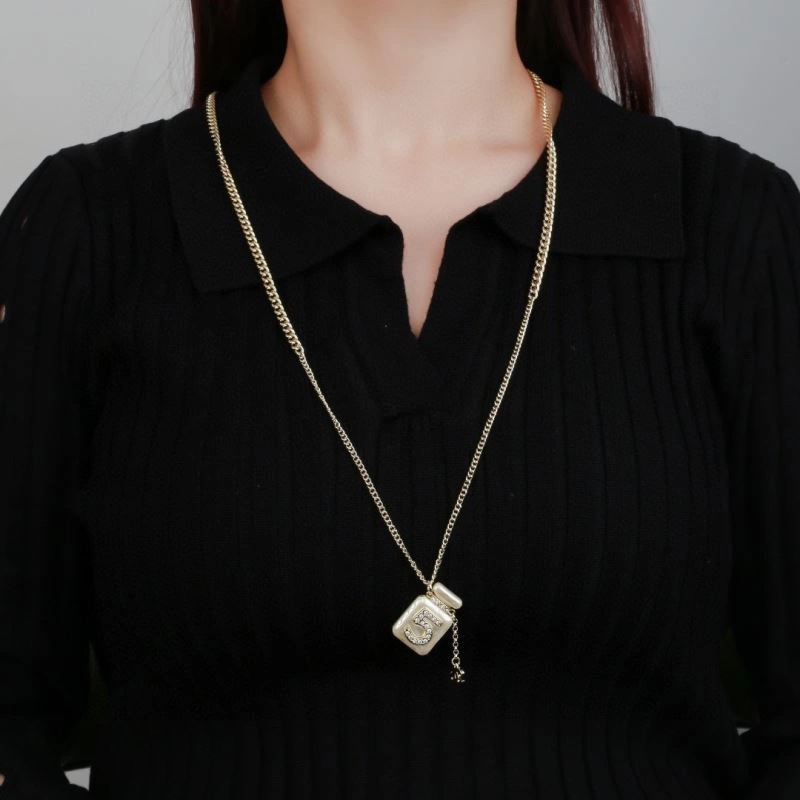 Stylish Chanel Necklaces 228605