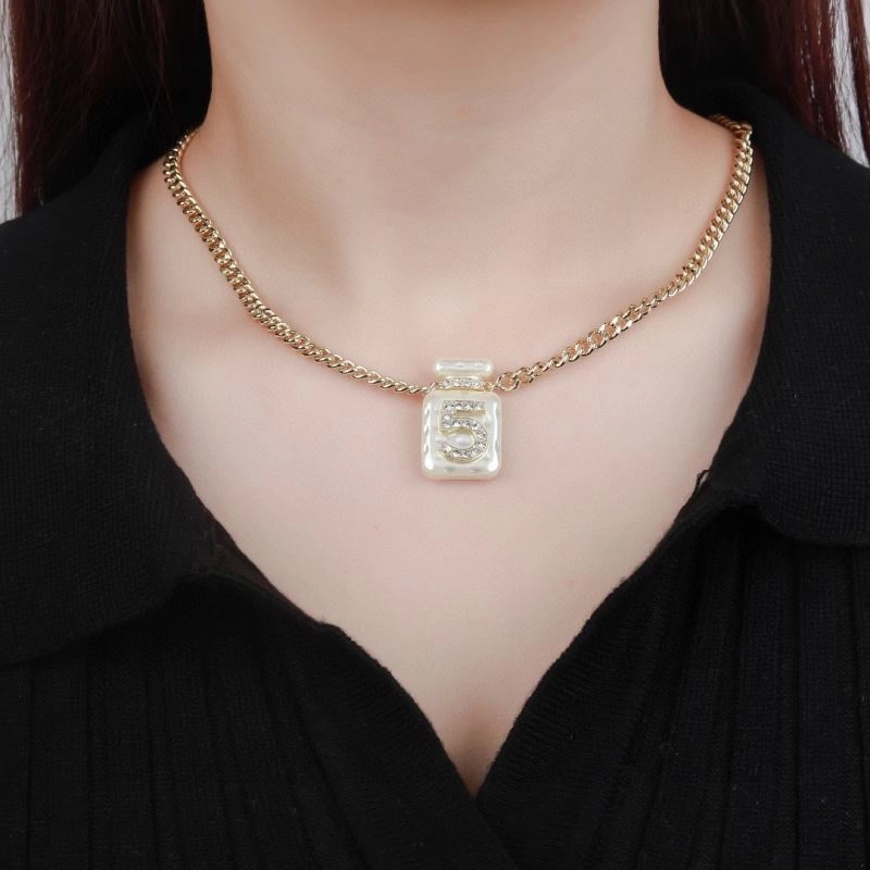 Seasonal Chanel Necklaces 228615