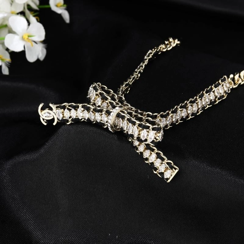 Resilient Chanel Necklaces 228568