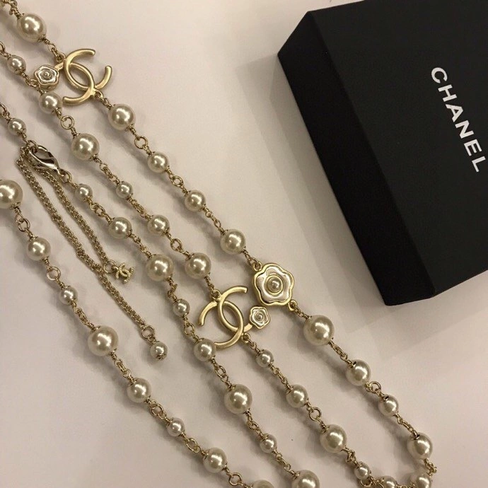 FashionForward Chanel Necklaces 228564