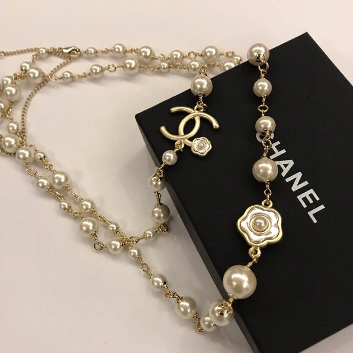 FashionForward Chanel Necklaces 228564