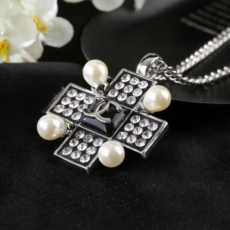 Chanel Necklaces Youthful 228593