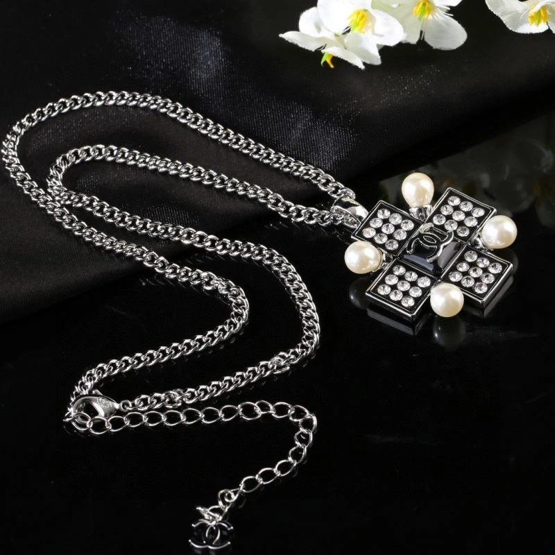 Chanel Necklaces Youthful 228593