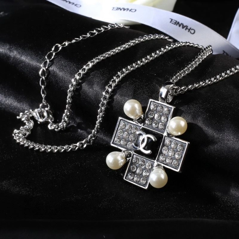 Chanel Necklaces Youthful 228593