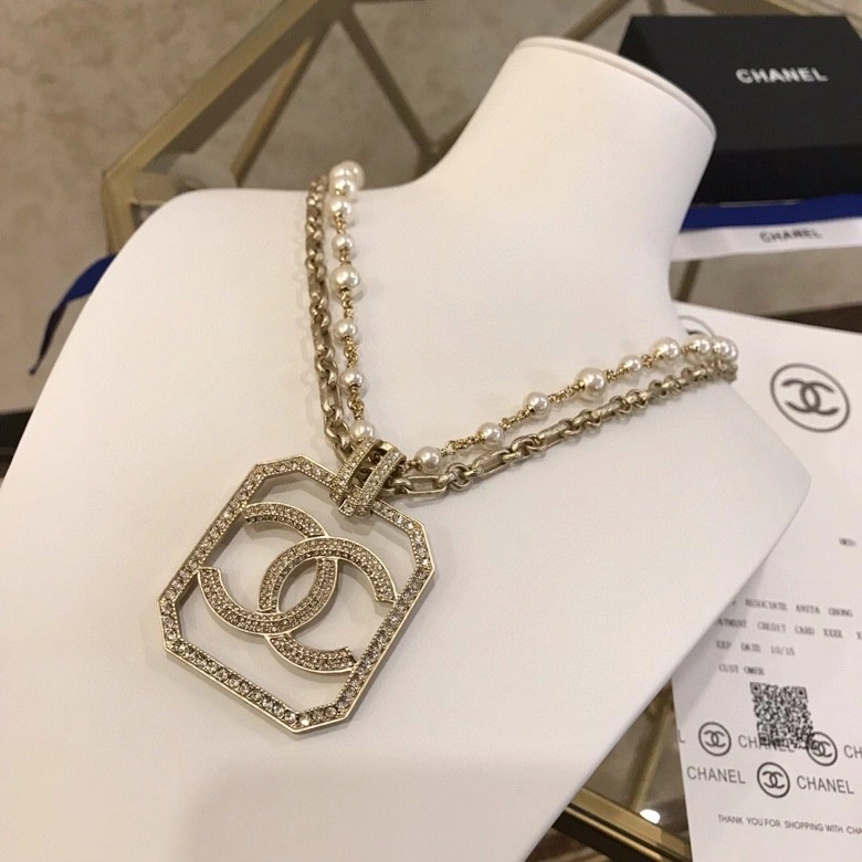 Chanel Necklaces Versatile 228525