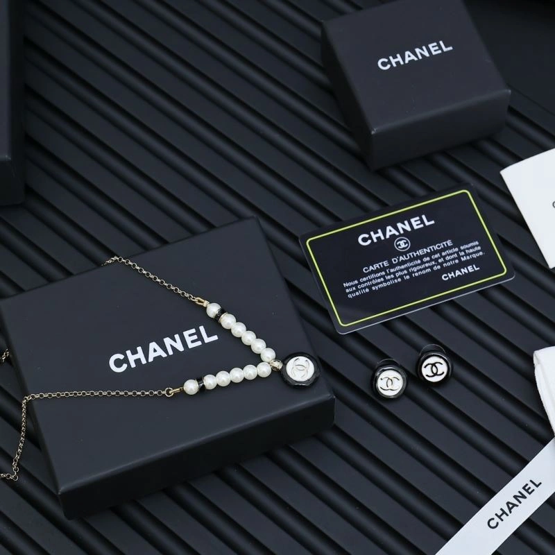 Chanel Necklaces Flexible 228565