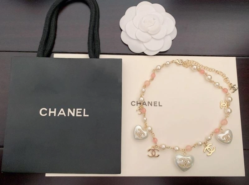 Contemporary Chanel Necklaces 228537