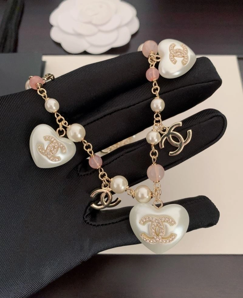Contemporary Chanel Necklaces 228537