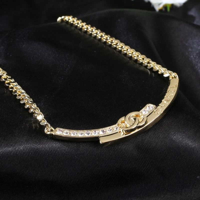 Chanel Necklaces ModernLook 228524