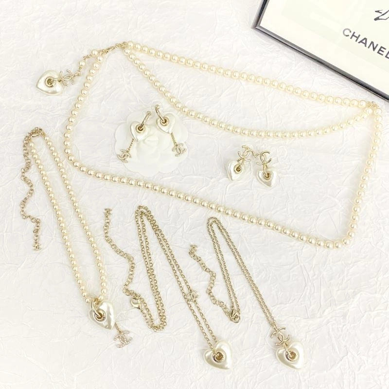 Classic Chanel Necklaces 228516