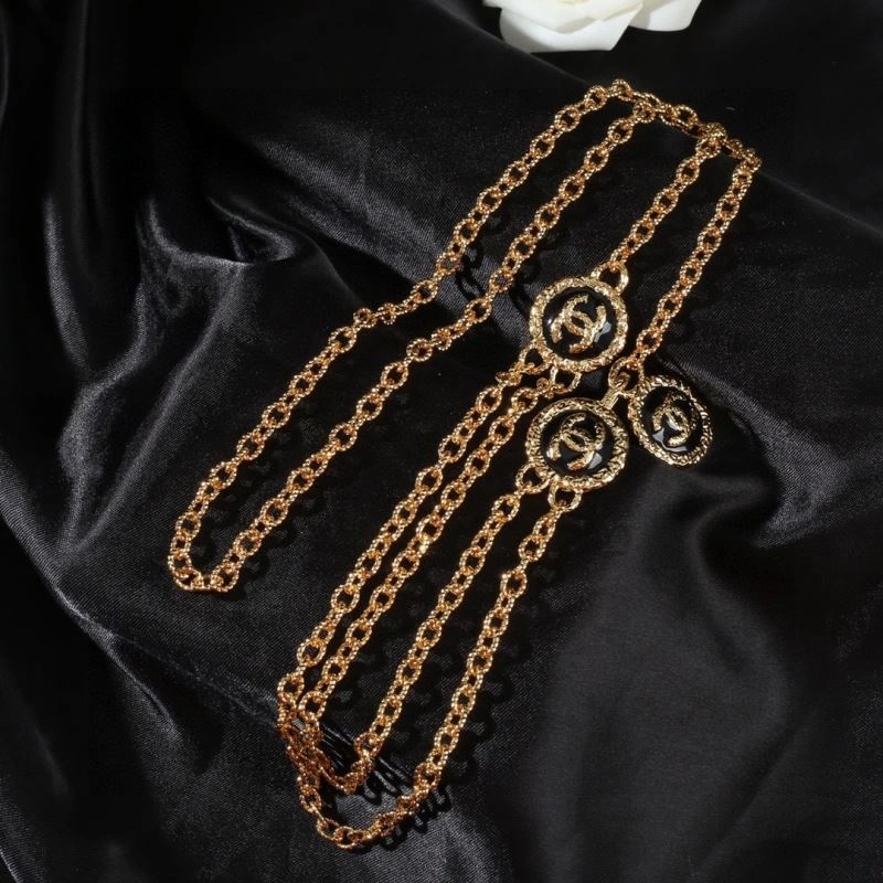 Compact Chanel Necklaces 228510