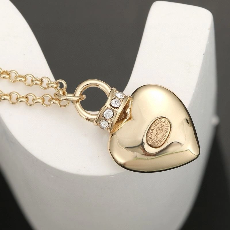 Unisex Chanel Necklaces 228470