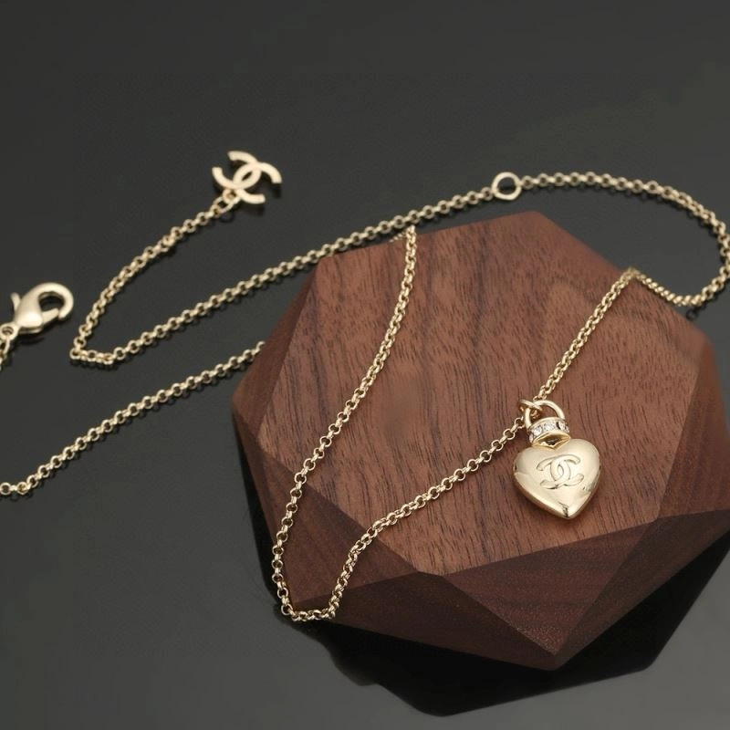 Unisex Chanel Necklaces 228470