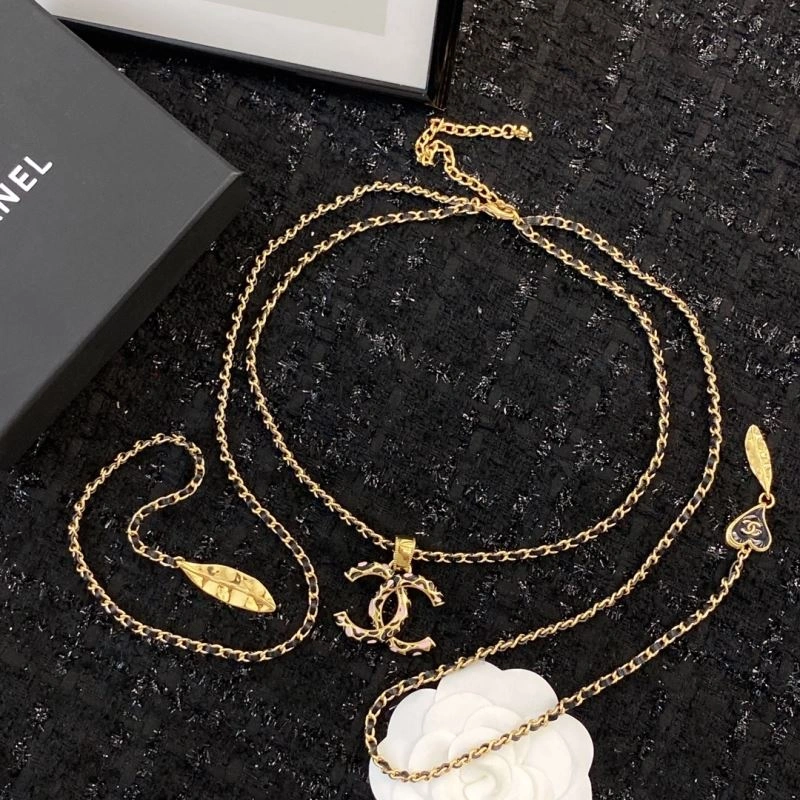 Minimalist Chanel Necklaces 226978