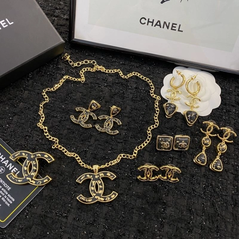 Tailored Chanel Necklaces 227050