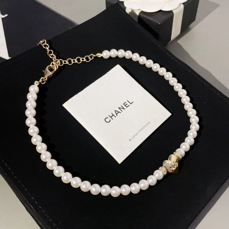 Compact Chanel Necklaces 226971