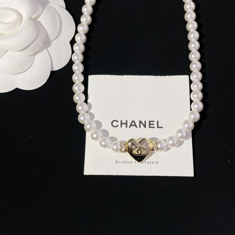 Compact Chanel Necklaces 226971