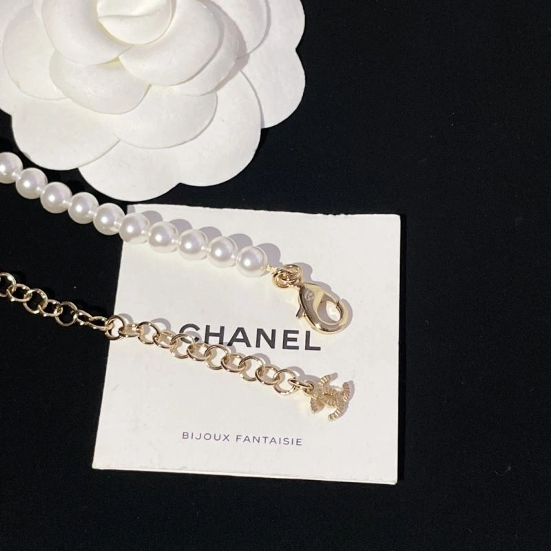Compact Chanel Necklaces 226971