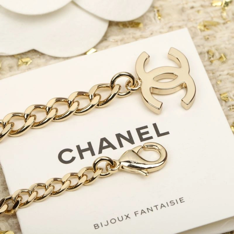 Minimalist Chanel Necklaces 226960