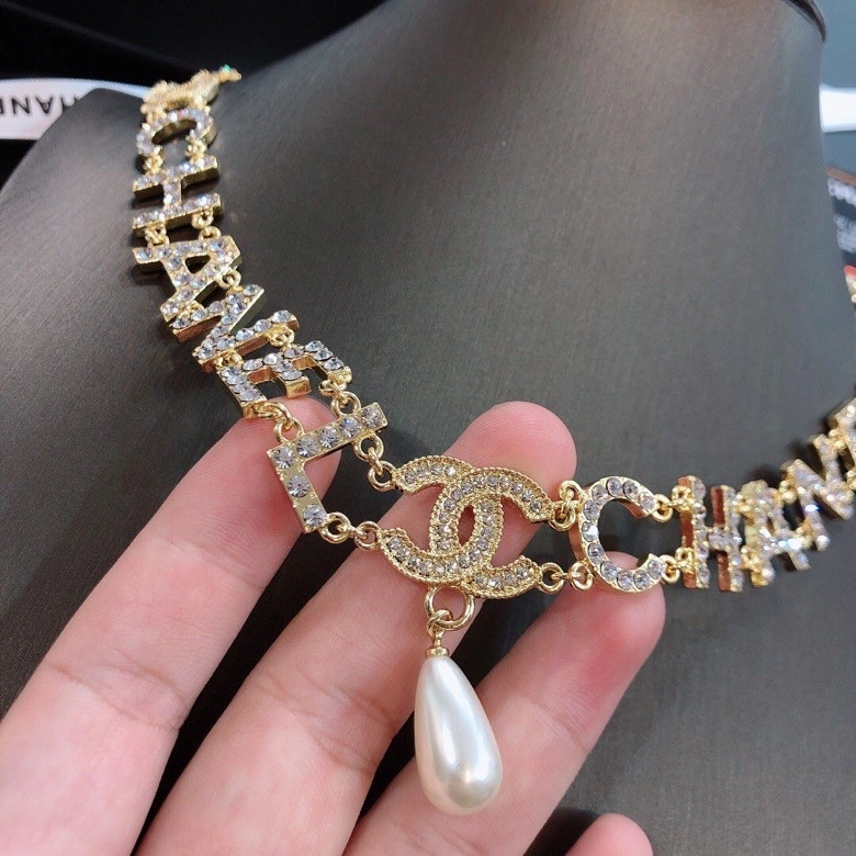 Timeless Chanel Necklaces 226970