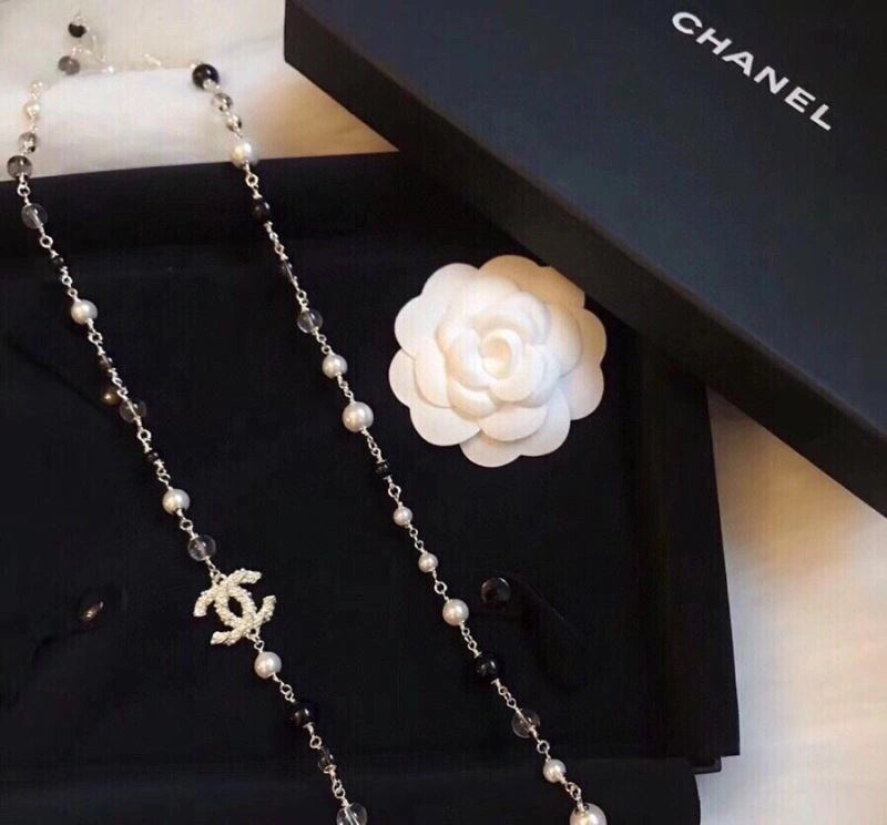 Minimalist Chanel Necklaces 226932