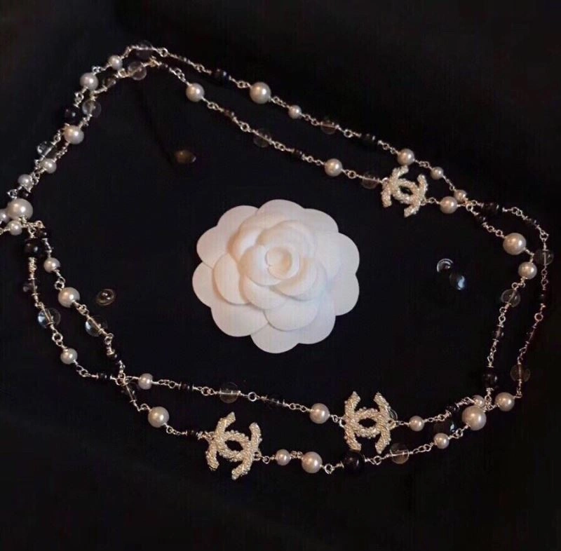 Minimalist Chanel Necklaces 226932