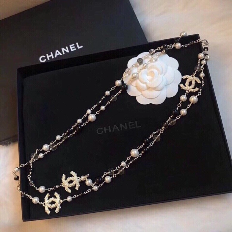 Minimalist Chanel Necklaces 226932