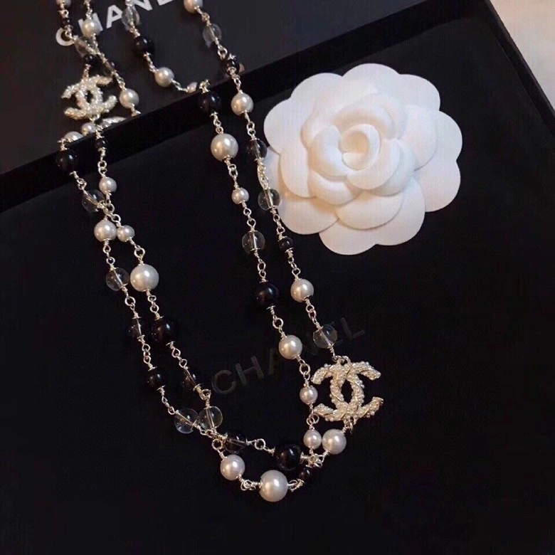 Minimalist Chanel Necklaces 226932