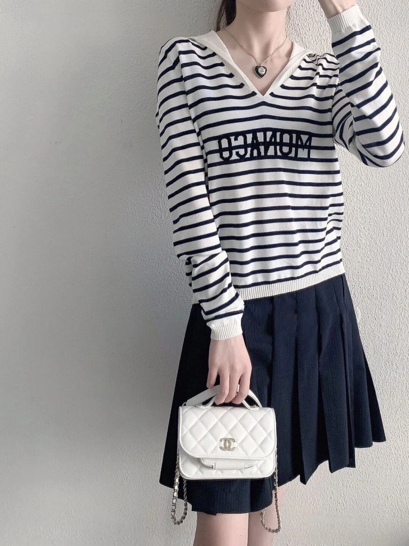 Resilient Chanel Necklaces 226914