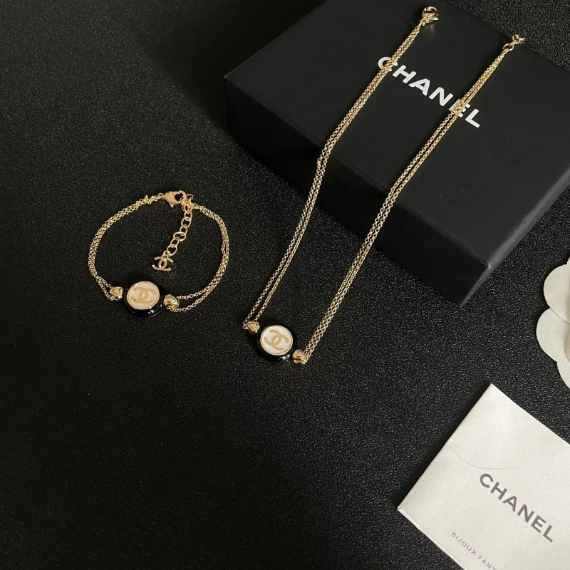 Sleek Chanel Necklaces 226903