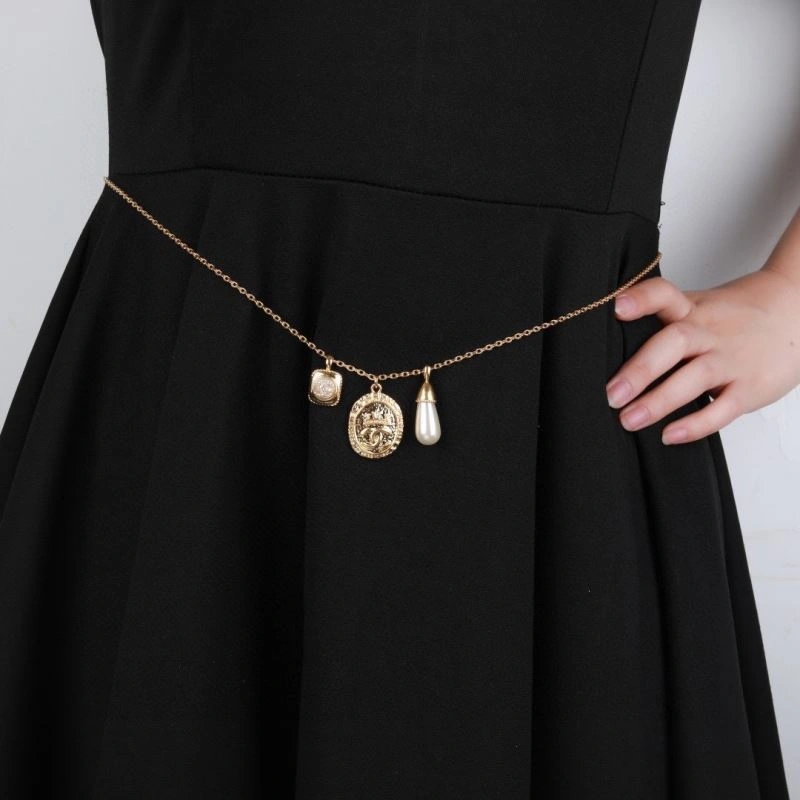 Minimalist Chanel Necklaces 226907