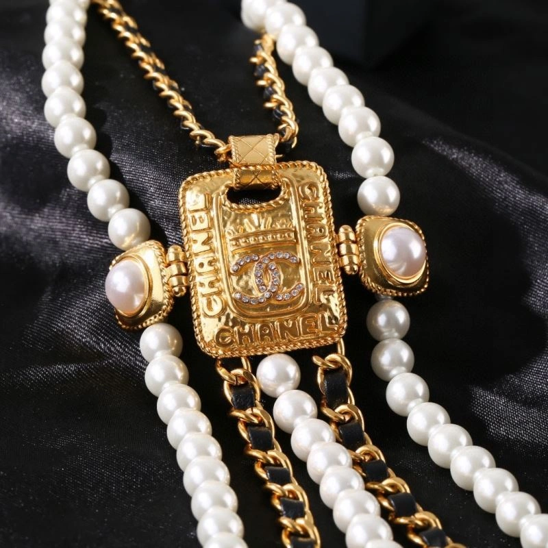 Flexible Chanel Necklaces 226875