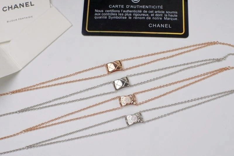 Sophisticated Chanel Necklaces 226868