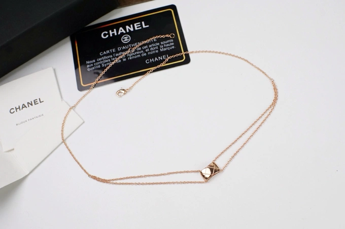 Sophisticated Chanel Necklaces 226868
