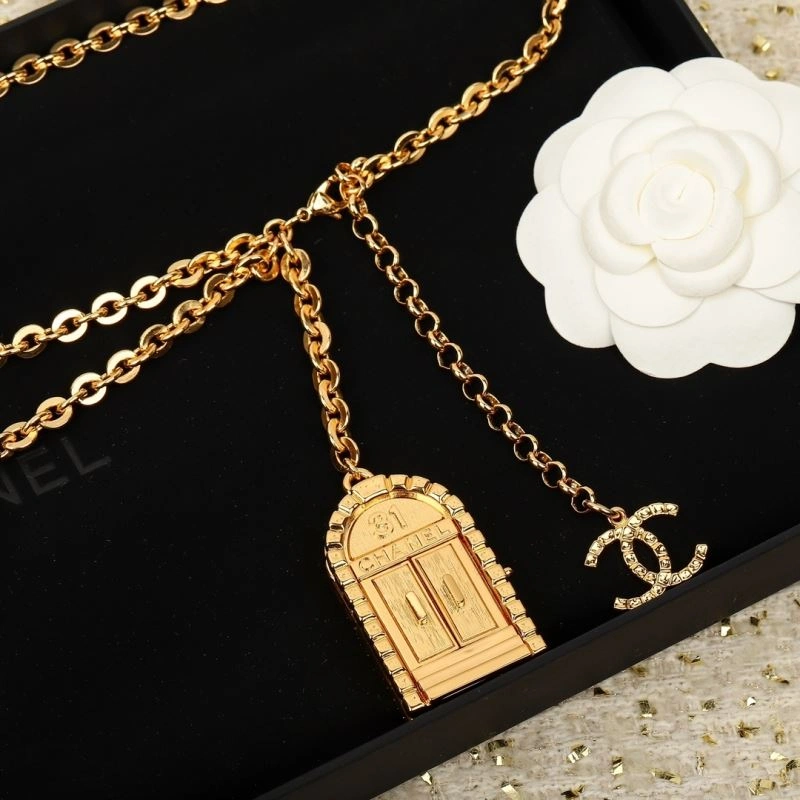 Trendsetting Chanel Necklaces 226843
