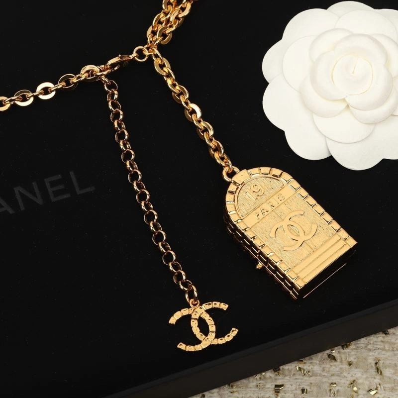 Trendsetting Chanel Necklaces 226843