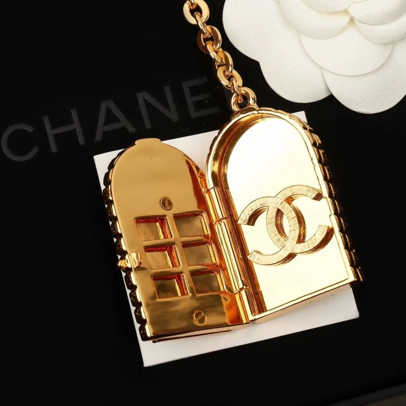 Trendsetting Chanel Necklaces 226843